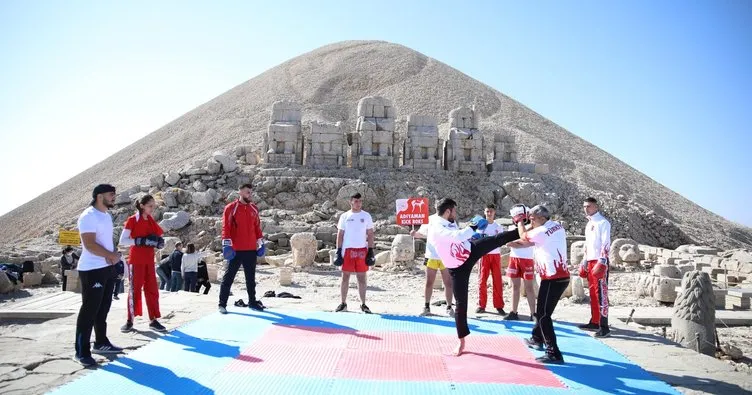 Dünyanın 8. harikası Nemrut’ta Kick Boks gösterisi