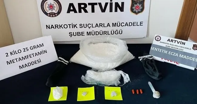 Araçtan 2 kilo uyuşturucu çıktı