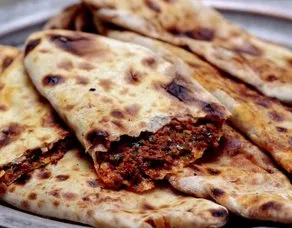 Sembüsek Kapalı Lahmacun