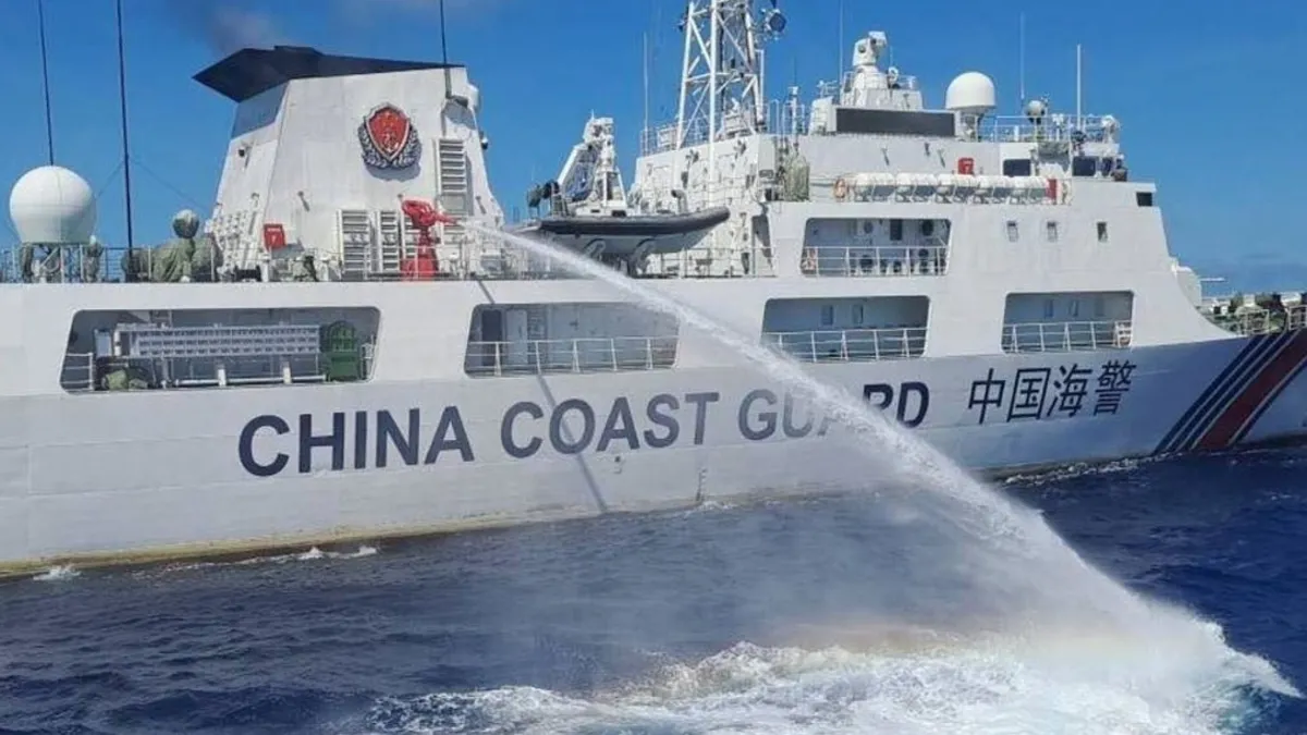 Çin Sahil Güvenliği Filipinler botlarına saldırdı Çin Sahil Güvenliği Filipinler botlarına saldırdı