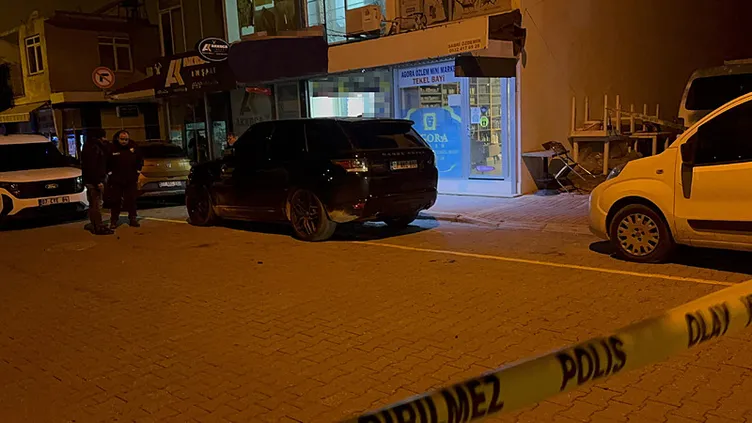 Antalya’da bir iş yerine silahlı saldırı: Kapüşonlu kıyafetleriyle dehşet saçtılar!