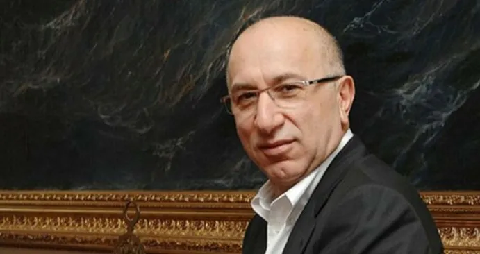 son-dakika-futbolda-bahis-sorusturmasinda-yeni-gelisme-18-gozalti-var-turgay-ciner-ve-fatih-sarac-1762493807044.jpg Son dakika | Futbolda bahis soruşturmasında yeni gelişme: 19 gözaltı var! Turgay Ciner, Fatih Saraç, Murat Özkaya...