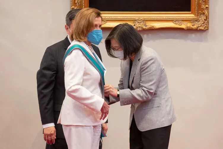 Dünyanın gözü o noktada! ABD'den Çin'i daha da kızdıracak hamle; Pelosi'nin Tayvan ziyareti kriz çıkardı