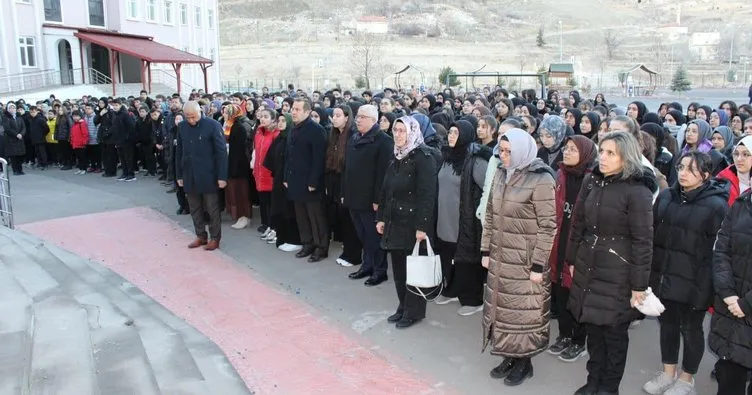 Nevşehir’de şehitler için okullarda bir dakikalık saygı duruşunda bulunuldu
