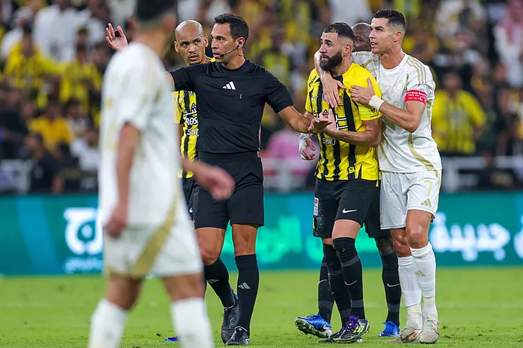 Eski dostlar Ronaldo ve Benzema Al İttihad - Al Nassr maçında sahne aldı! Pioli, Talisca’yı neden kadroya almadığını açıkladı