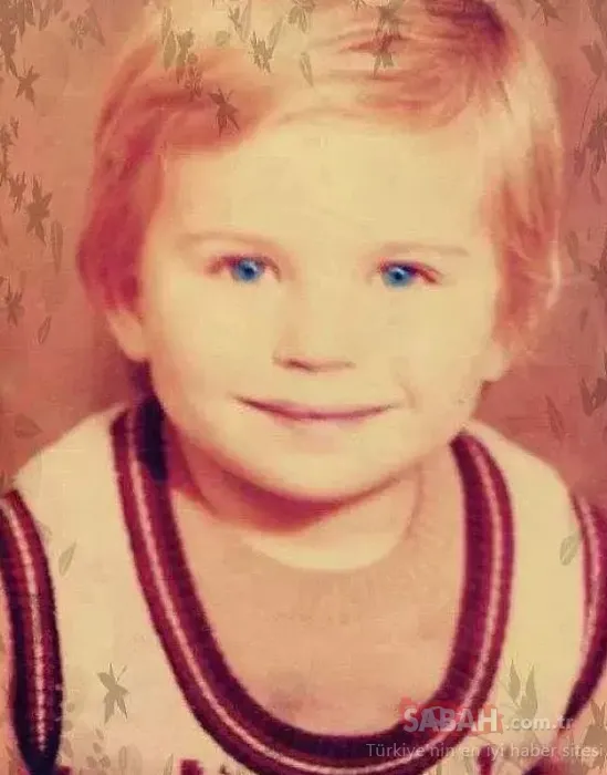 Annesi market camında gördüğü ilana oğlu için başvurdu! Sarı saçlı mavi gözlü oğlunun bir anda talihi döndü! Şimdi Türkiye’nin en yakışıklı jönü!