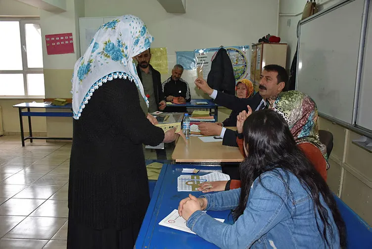 Türkiye sandık başında! 57 milyon seçmen tercihini yapıyor