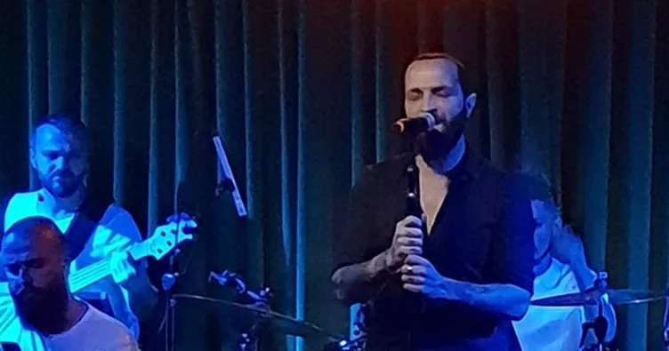 Berkay sahnelere geri döndü