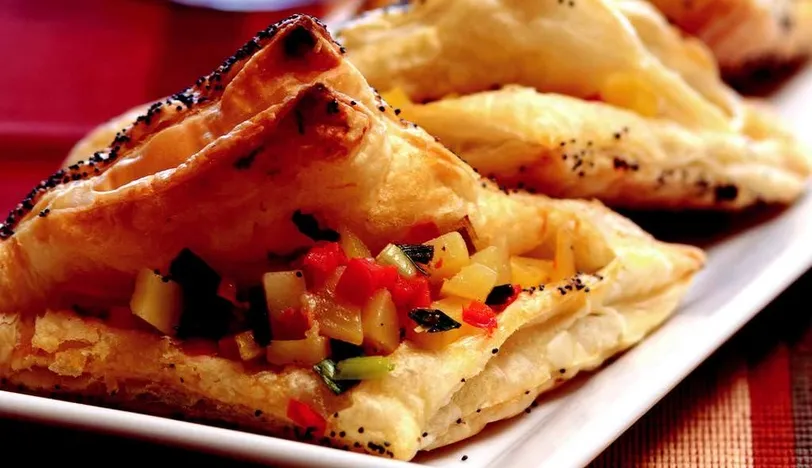 Kırmızı Biberli ve Patatesli Börek