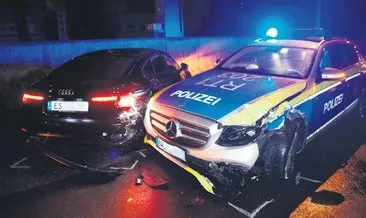 Polis aracı kaza yaptı: 2 yaralı