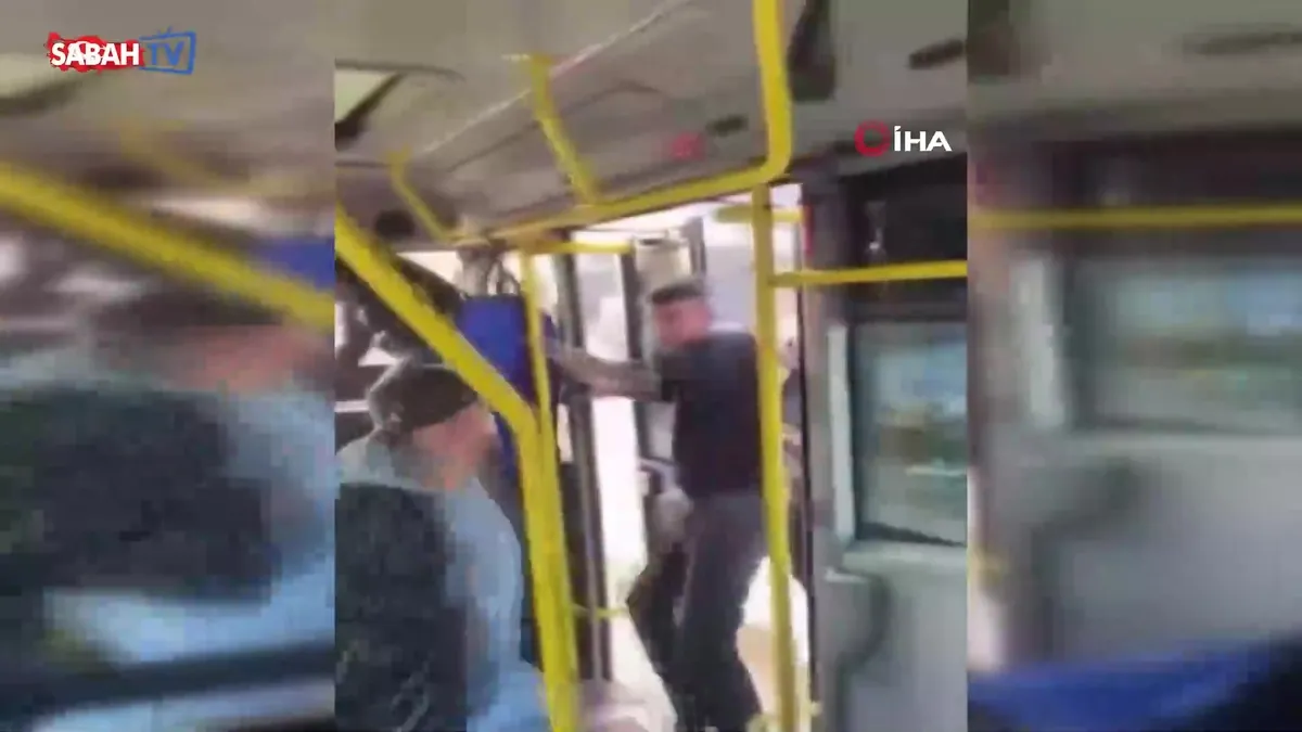 Bursa’da satırlı saldırgan gözaltına alındı: Satırı pantolonunda taşıyormuş! | Video videosunu izle Bursa’da satırlı saldırgan gözaltına alındı: Satırı pantolonunda taşıyormuş! | Video videosunu izle