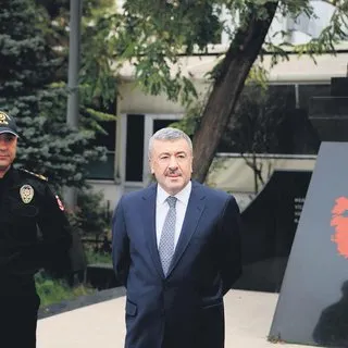 Emniyet müdürüyle beş çayı