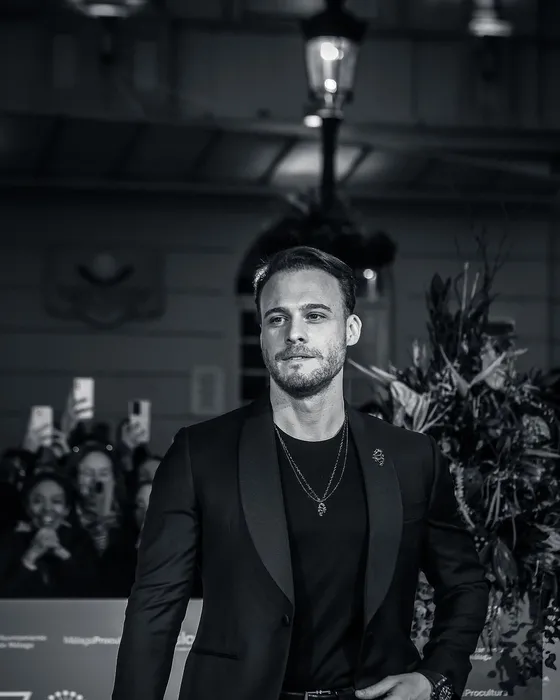 Ünlü oyuncu Kerem Bürsin’den şaşırtan evlilik açıklaması! Acaba çok mu yaşlıyım