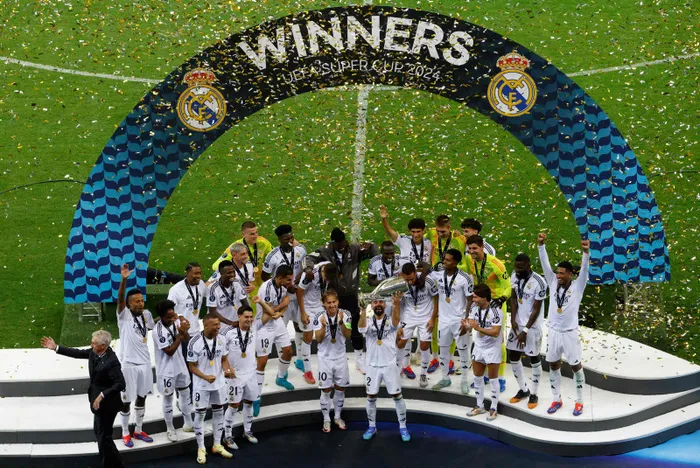 real-madrid-atalantayi-2-0-yenerek-uefa-super-kupayi-kazandi-1723672053635.jpg