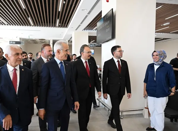 turk-havaciliginda-tarihi-projeler-bakan-uraloglu-acikladi-siirt-havalimaninin-terminali-3-kat-buyudu-1790162452670.jpeg