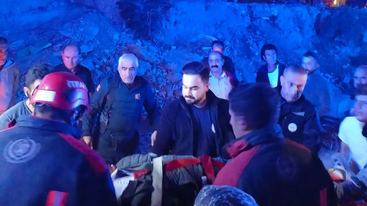 Malatya'da iş kazası: Asansör boşluğuna düşen işçi ağır yaralandı!