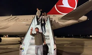 SON DAKİKA | 15 Türk aktivisti taşıyan uçak İstanbul'a ulaştı #istanbul