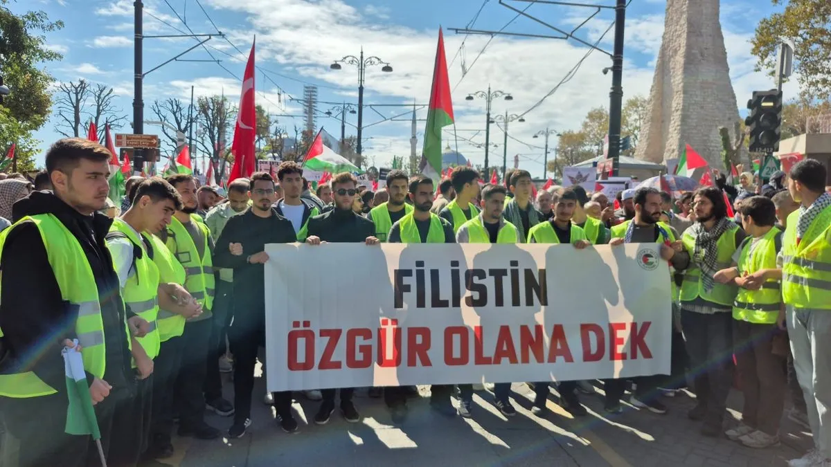 Vicdanlı yürekler Gazze için yürüyor