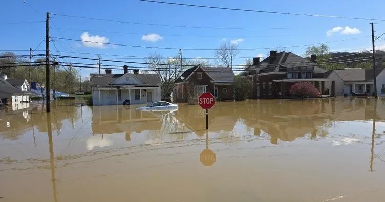 ABD’yi sel vurdu: 3 ölü!