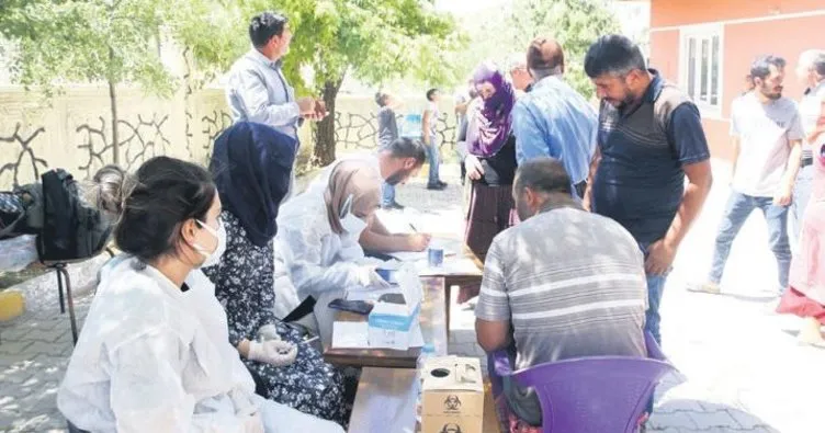 Dağ bayır demeden aşılamaya gidiyorlar