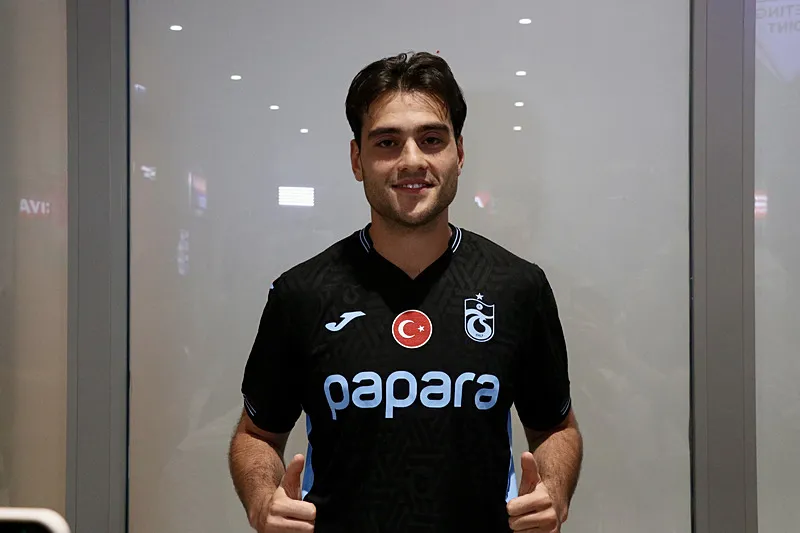 Süper Lig'de transfer rüzgarı! İşte resmen açıklanan tüm imzalar (2026-2027)