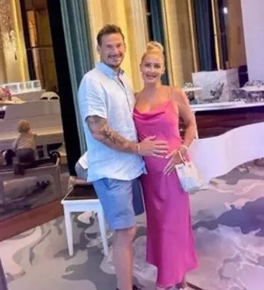 Blue’nun yıldızı Lee Ryan’dan bebek sürprizi ! 42 yaşında 6. kez baba oluyor: "Yine yaptık..."
