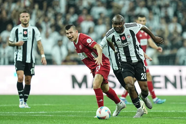 SON DAKİKA BEŞİKTAŞ HABERLERİ: Beşiktaş - Antalyaspor maçında kafaları karıştıran karar! İptal edilen gol tartışma yarattı...