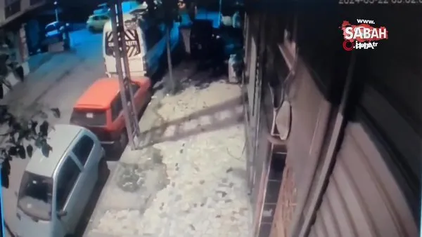 Sultangazi'de tekstil atölyesine el bombası atan şahıslar kamerada | Video