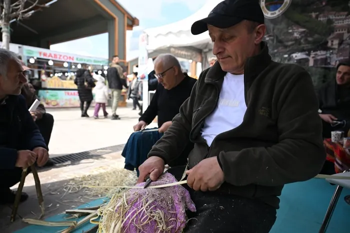 karadenizin-el-emegi-baskentte-trabzon-gunlerinde-yoresel-urunlere-yogun-ilgi-1775906269763.jpeg