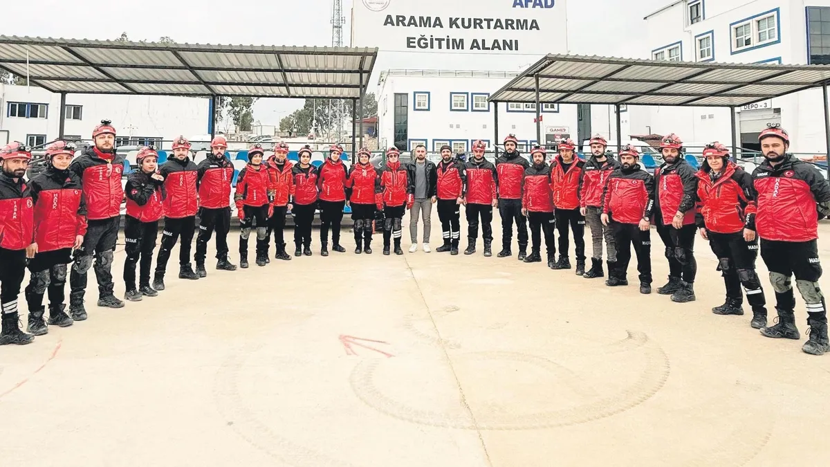 Depremzede gençler kendilerini hayat kurtarmaya adadı: 35 koca yürek