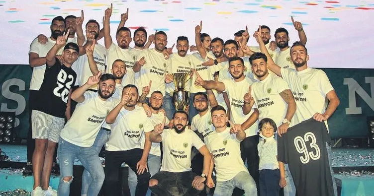 Şampiyon kupayı aldı