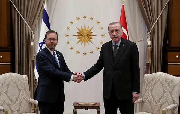 son-dakika-14-yil-sonra-bir-ilk-israil-cumhurbaskani-ankarada-baskan-erdogan-ve-herzogdan-onemli-aciklamalar-1646838856933.jpg