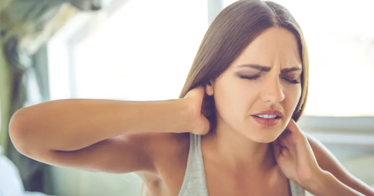 Geçmeyen boyun ağrısına dikkat!