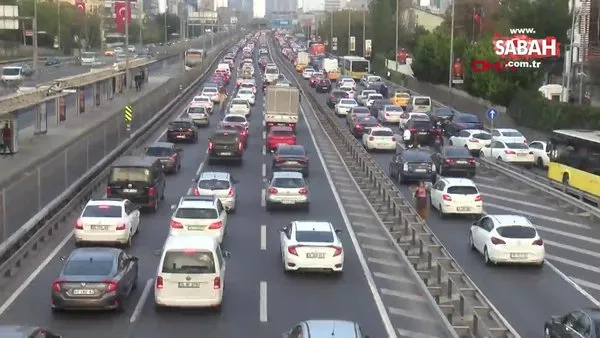 Son dakika! İstanbul'da tatil trafiği başladı! Yoğunluk %53'e ulaştı. İşte son yol durumu | Video