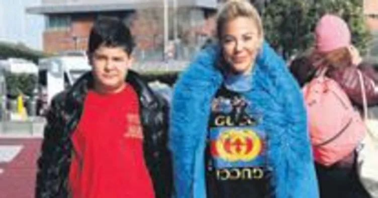 Anne-oğul baş başa