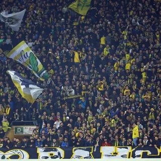 Fenerbahçeli taraftar ağır yaralandı