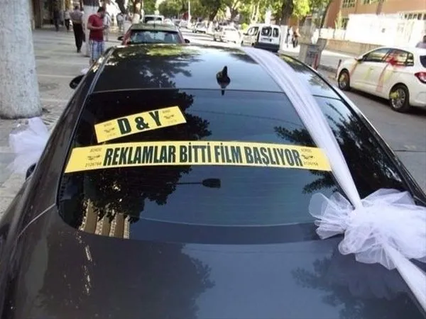 Gelin arabasına öyle bir yazı yazdı ki...