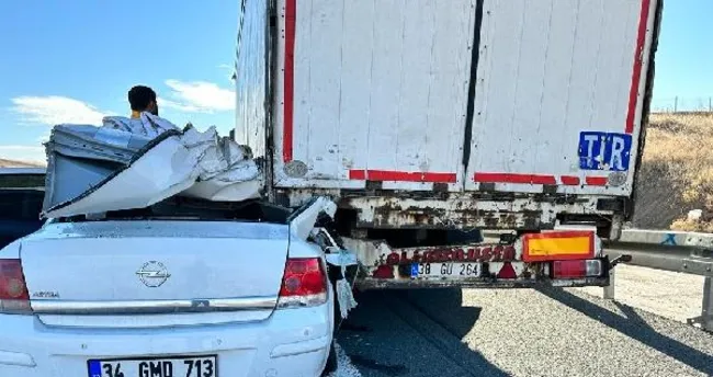 Şereflikoçhisar’da feci kaza! TIR’ın altına girdi: 1 ölü, 2 yaralı! Şereflikoçhisar’da feci kaza! TIR’ın altına girdi: 1 ölü, 2 yaralı!