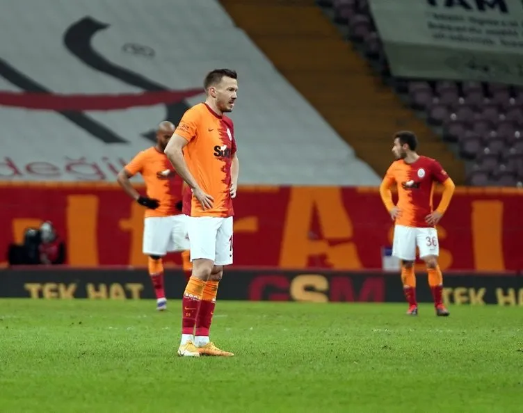 Son dakika: Galatasaray’da ilk ayrılık belli oldu! Fatih Terim biletini kesti, ülkesine dönüyor