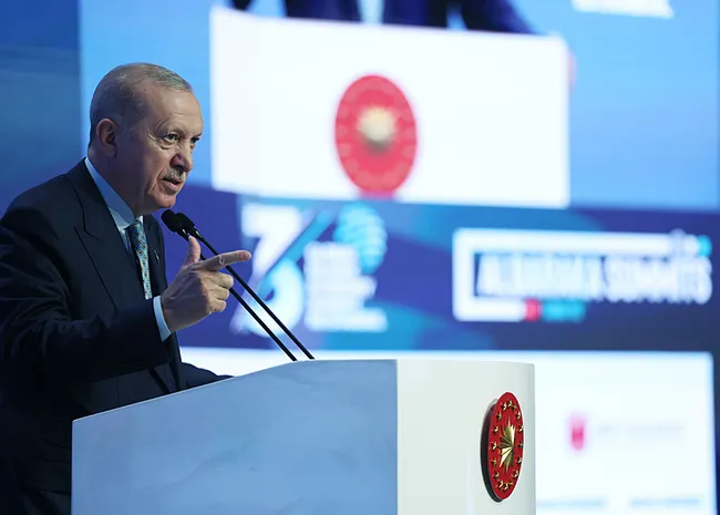 son-dakika-baskan-erdogan-acikladi-ziraat-vakif-ve-halk-katilimi-birlesecek-emlak-katilim-halka-arz-olacak-1780670713647.jpeg SON DAKİKA | Başkan Erdoğan açıkladı: Ziraat, Vakıf ve Halk Katılım'ı birleşecek, Emlak Katılım halka arz olacak!