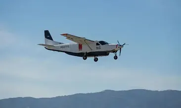 Avustralya’da uçak hangara daldı!