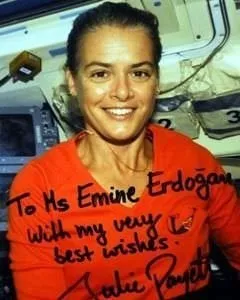 Uzaydan Emine Erdoğan’a mesaj...