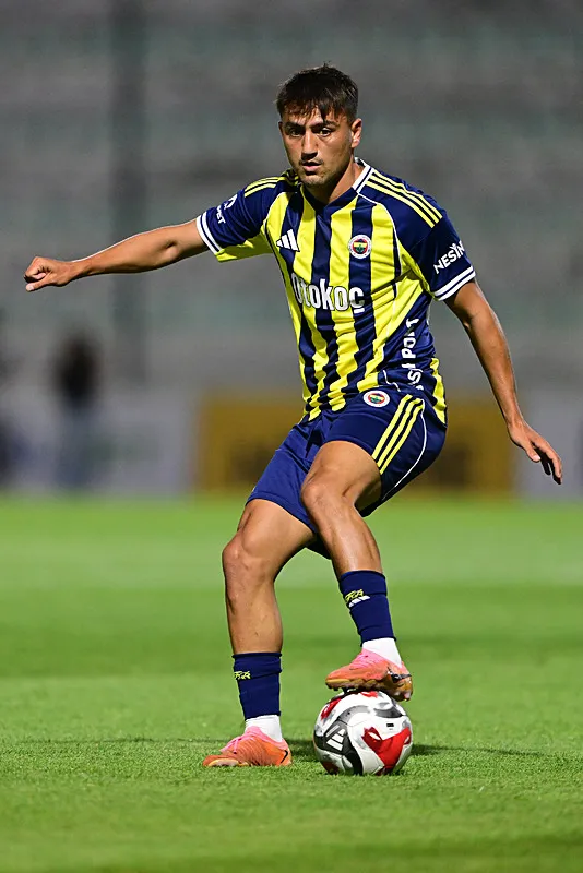cengiz-under-fenerbahcede-oynamak-ayri-bir-gurur-1753367745131.jpg