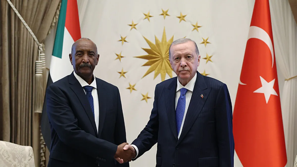 Başkan Erdoğan, Sudan Konsey Başkanı Burhan ile görüştü Başkan Erdoğan, Sudan Konsey Başkanı Burhan ile görüştü