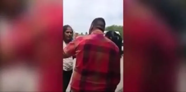 Sevgilisi ile yakalanan adam hamile karısını dövdü