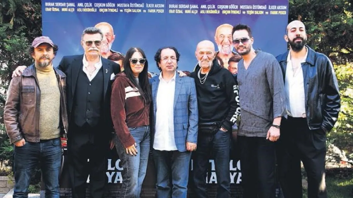 Yeşilçam efsaneleri sahalara döndü – Son Dakika Magazin Haberleri Yeşilçam efsaneleri sahalara döndü – Son Dakika Magazin Haberleri