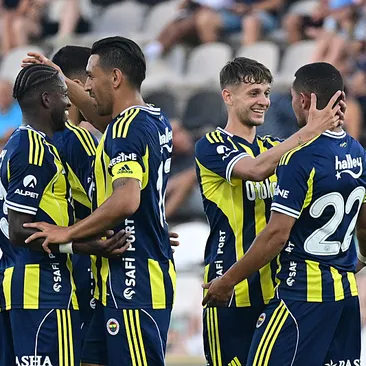 Fenerbahçe'nin UEFA Şampiyonlar Ligi'ndeki Büyük Sınavı: Feyenoord Maçı Ne Zaman, Hangi Kanalda?