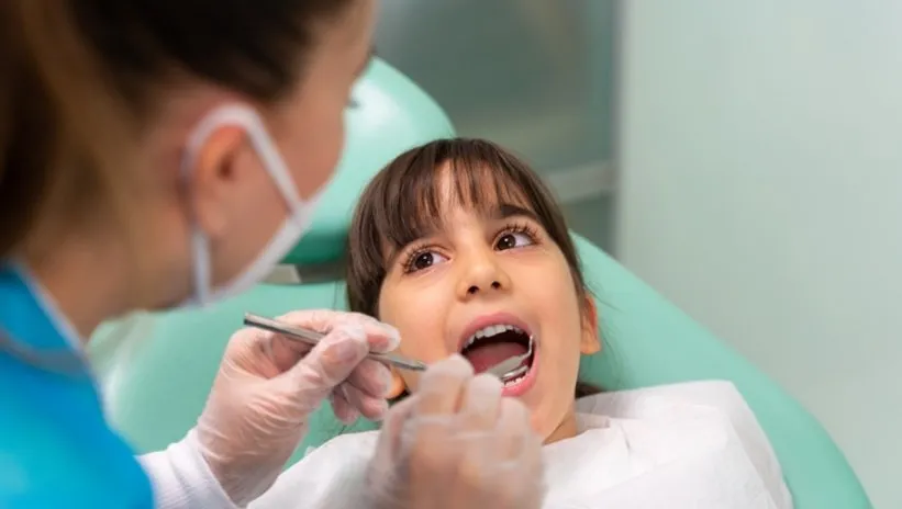 Diş hekimi kabusu olmasın! DSÖ uyarıyor: Çocukların ilk diş hekimine götürülmesi gereken ay...