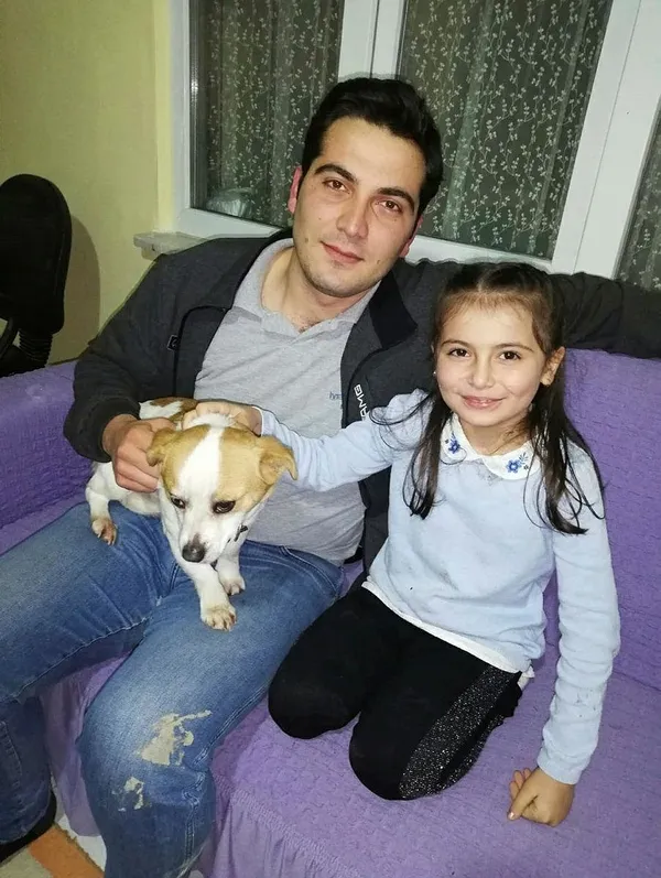 Ordu’da 10 yaşındaki Cemre köpeği Pamuk’u sırtında veterinere götürdü - 2