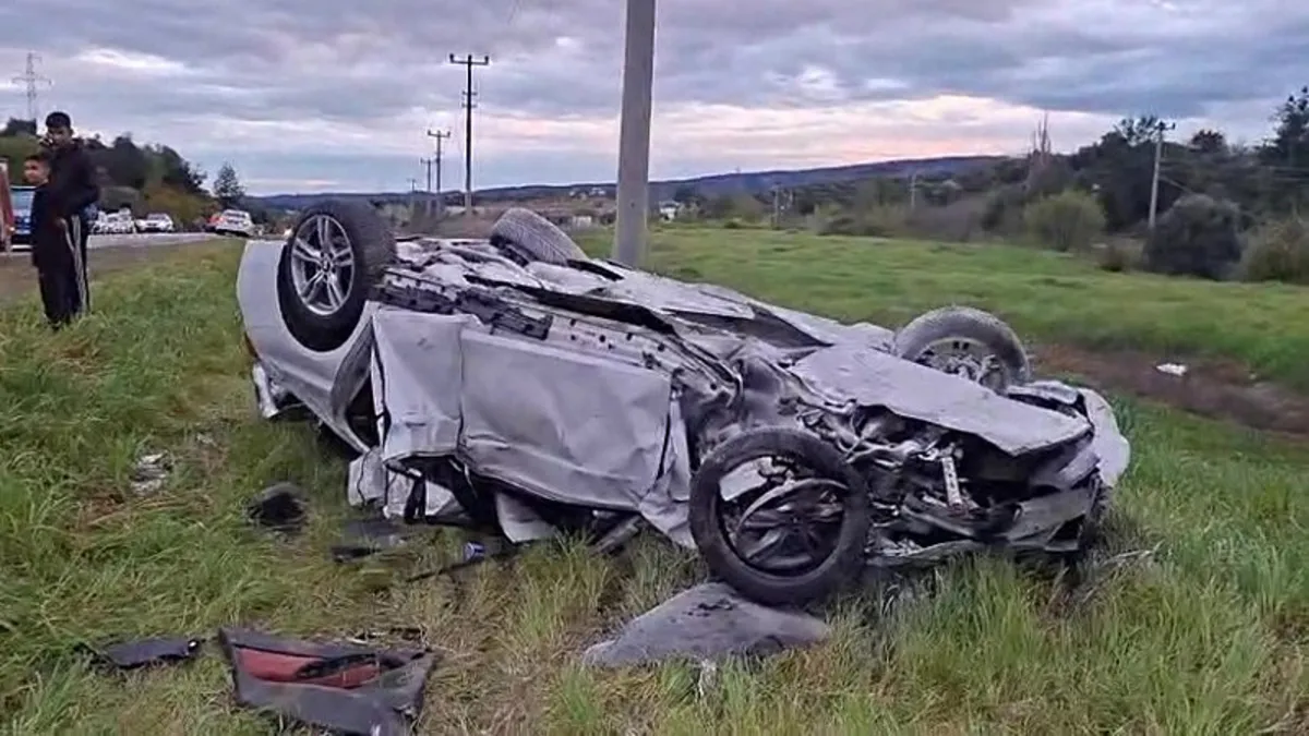 Antalya’da feci kaza: Otomobiller kafa kafaya çarpıştı! 2’si ağır 7 yaralı Antalya’da feci kaza: Otomobiller kafa kafaya çarpıştı! 2’si ağır 7 yaralı